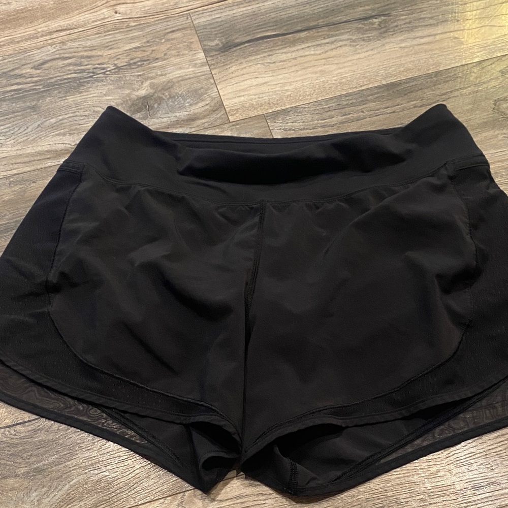 Lululemon shorts size 10